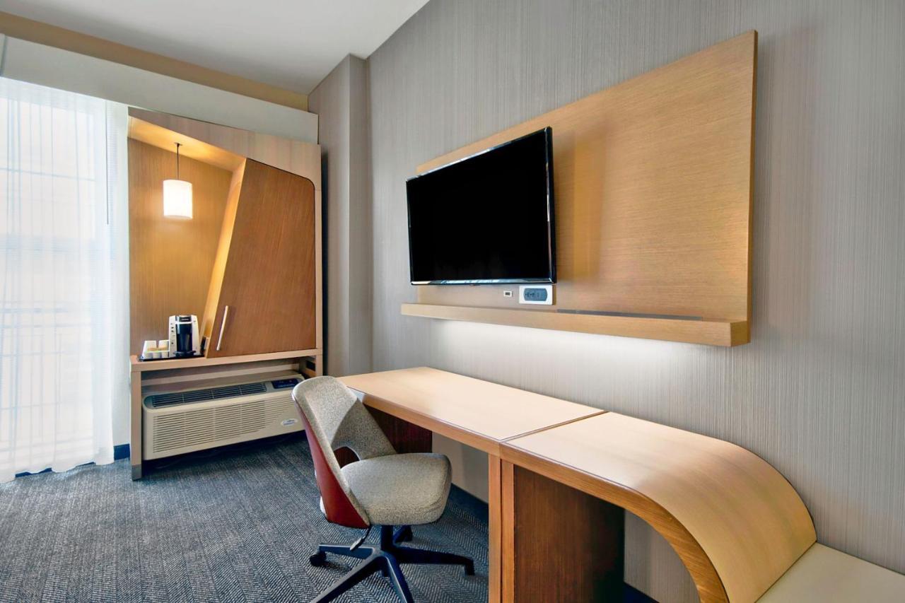 Courtyard By Marriott Hills Hotel 3*